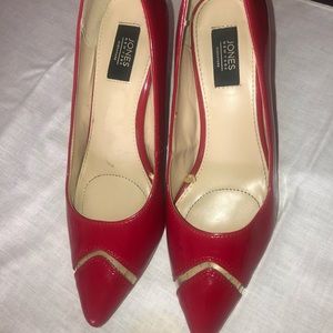 🌞 Jones New York Delly 3” pointy toed red patent leather pumps size 6.5